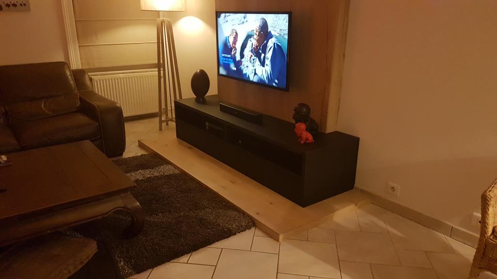 Nouvel intérieur de salon, dépose de cheminée